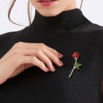 سنجاق سینه رز نگینی