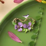 گلسینه شاخه و برگ پرنده